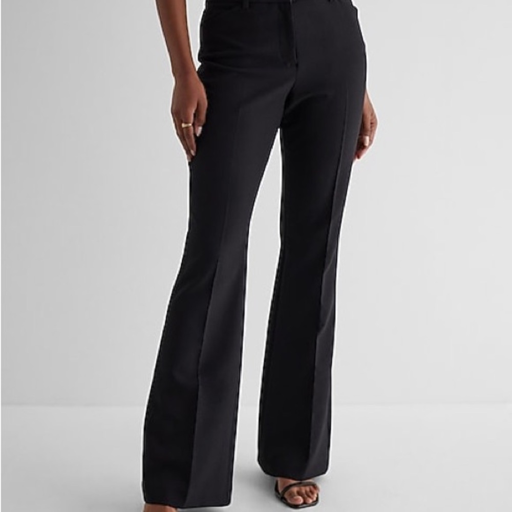✨NWT✨ EXPRESS Mid Rise Editor Flare Pant Trousers in Black 16P
